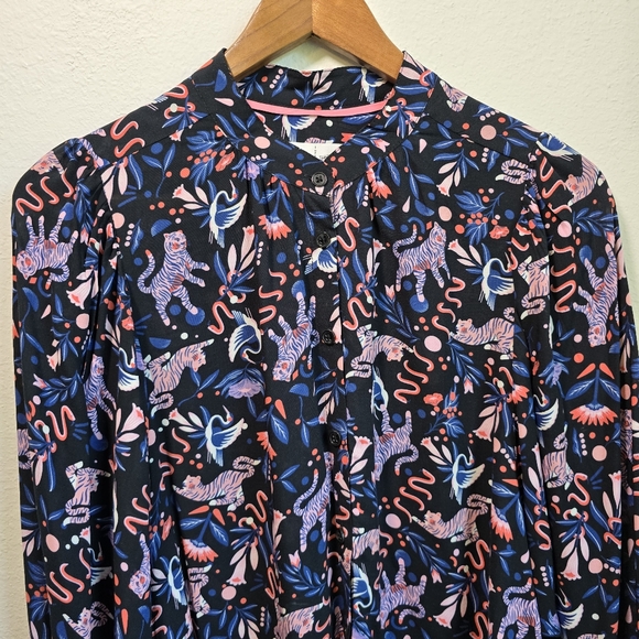 EUC Super Nice Letters Faye Buttondown Small - Picture 12 of 15